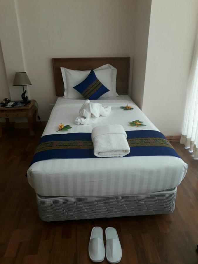 לויקו Famous Hotel מראה חיצוני תמונה